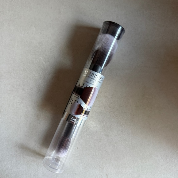IT Cosmetics Heavenly Luxe Dual-Ended Complexion Brush #7 - Picture 1 of 4